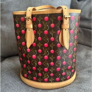 Louis Vuitton Takashi Murakami Cherry Bucket Bag! Amazing condition